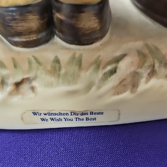Goebel "We Wish You The Best" 1991 Figurine. - Picture 9 of 14
